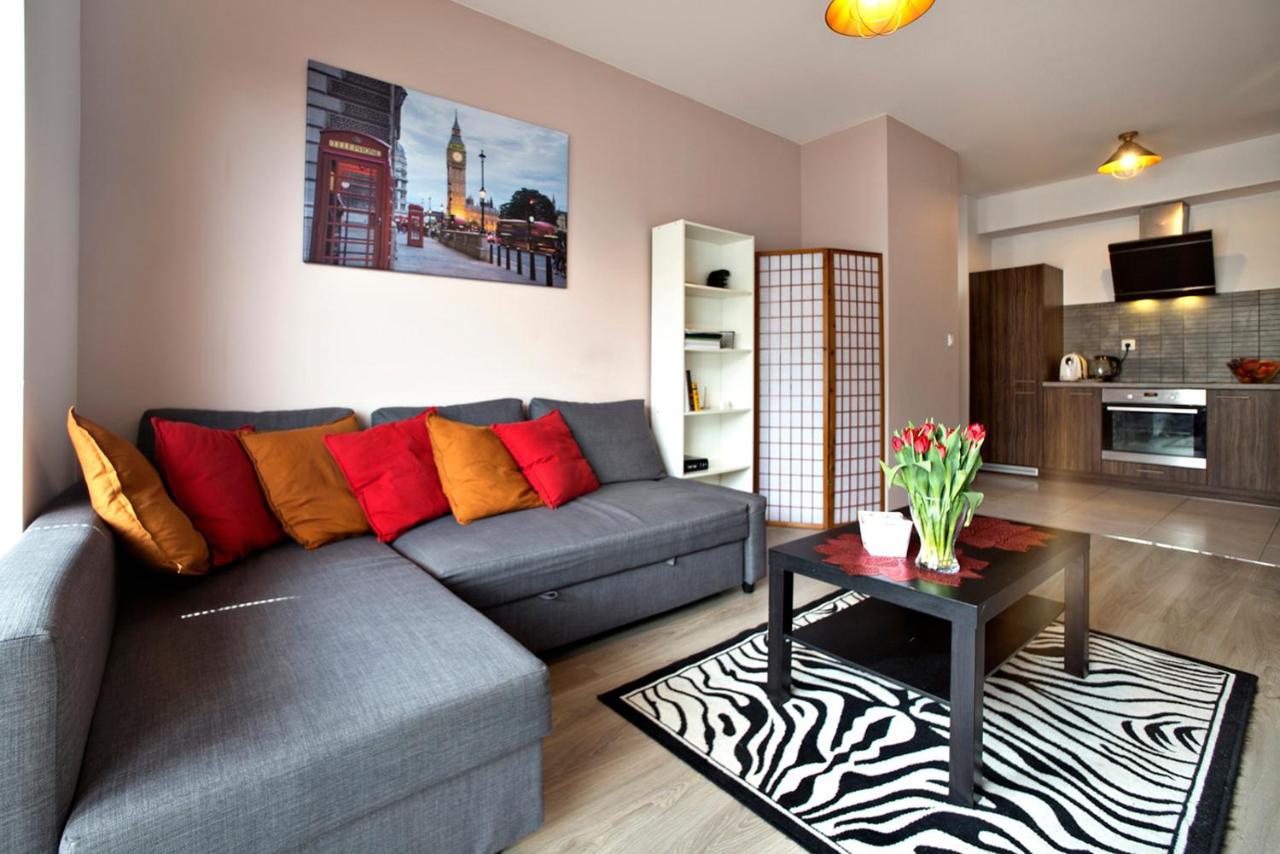 Airport Okecie Klobucka P&O Serviced Apartments Варшава Экстерьер фото