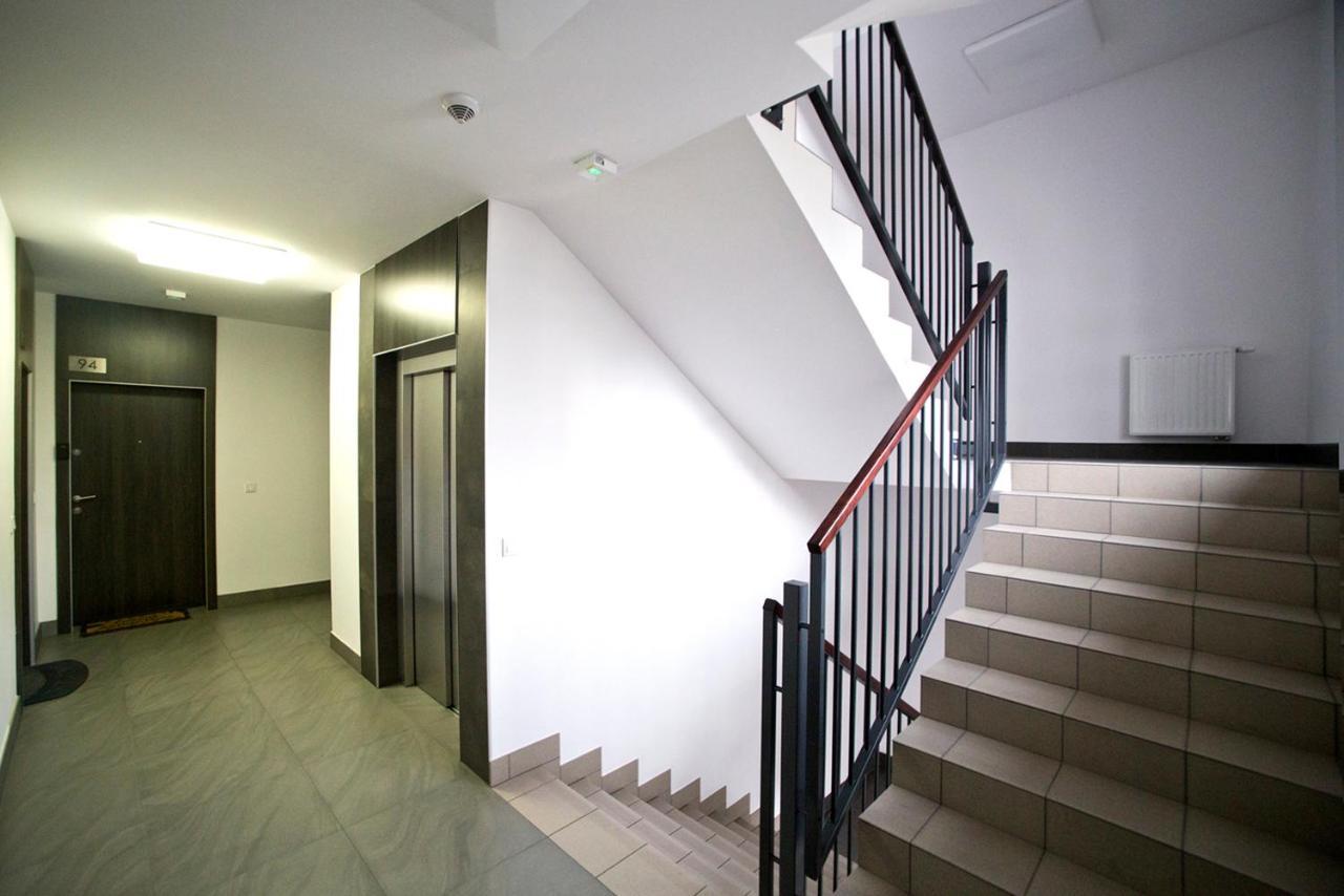 Airport Okecie Klobucka P&O Serviced Apartments Варшава Экстерьер фото
